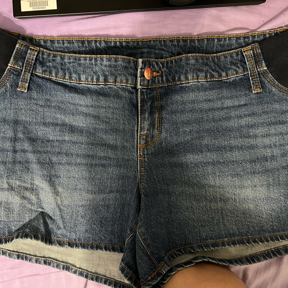 Isabel Maternity Shorts size 12
